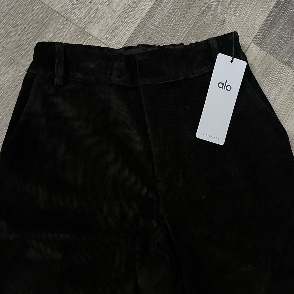 Alo Micro Corduroy Mid-Rise Dreamer Wide Leg Trouser